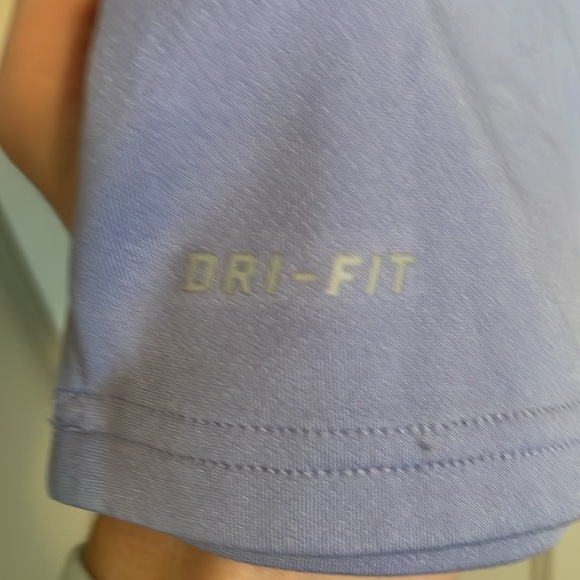 Women’s Nike Dri-Fit shirt - Picture 5 of 5